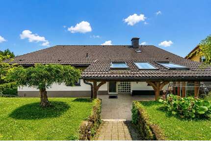 Haus zum Kaufen in Gütenbach 448.000,00 € 230 m²