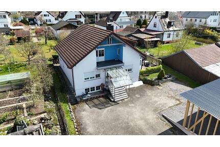 Zelg - Einfamilienhaus mit großem Carport und Doppelgarage - Wehr