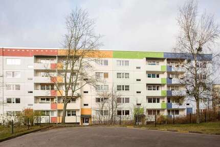 Wohnung zum Mieten in Neubrandenburg 243,00 € 46.17 m²