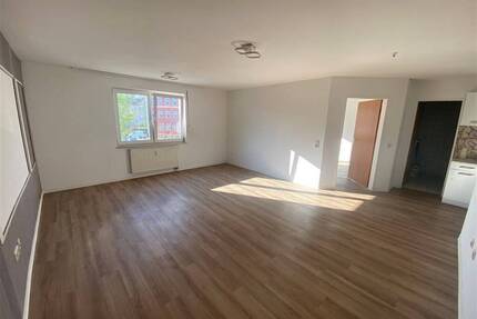 Schönefeld-Abtnaundorf * helle 2 Zimmer-Whg* offene Küche* Bad mit Wanne * 1.OG - Leipzig