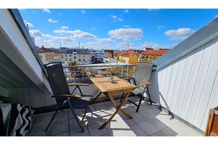 Lichtdurchflutete, moderne Dachwohnung mit Aussicht in GoHo - Nürnberg Gibitzenhof