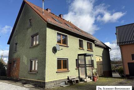 Solides Einfamilienhaus mit Scheune und Garten in Rotenhain!
