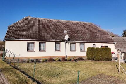 Einfamilienhaus in Nossendorf - 110.000,00&nbsp;EUR Kaufpreis, ca.&nbsp; 127,00&nbsp;m&sup2;&nbsp;Wohnfl&auml;che in Nossendorf (PLZ: 17111)