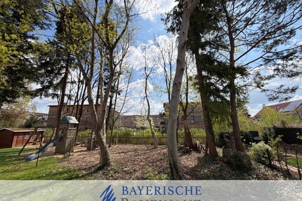 • CHARMANTES BAUGRUNDSTÜCK FÜR IHR EINFAMILIENHAUS • BEGEHRTE SÜD-LAGE IN MÜNCHEN-OBERMENZING •