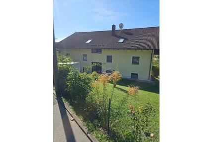 Schöne Terrassen Wohnung - 550,00&nbsp;EUR Kaltmiete, ca.&nbsp; 65,00&nbsp;m&sup2; in Eging am See (PLZ: 94535)