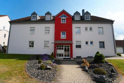 Gepflegte sonnige DG-Wohnung direkt vom Eigentümer - Roding
