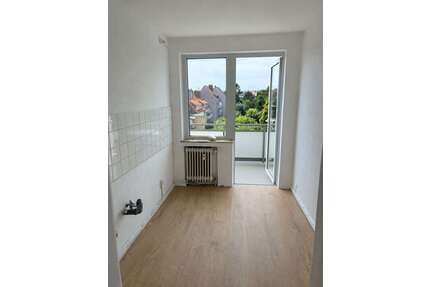 Wohnung zum Mieten in Bremerhaven 400,00 € 54.42 m²