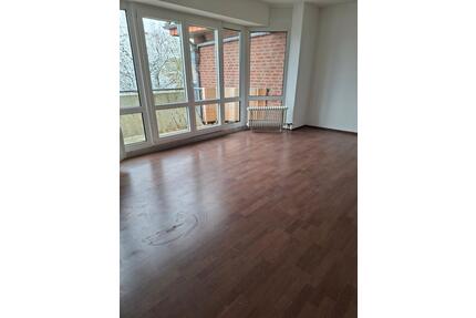 3 Zimmerwohnung mit Balkon - 510,00&nbsp;EUR Kaltmiete, ca.&nbsp; 77,89&nbsp;m&sup2; in Emden (PLZ: 26721)