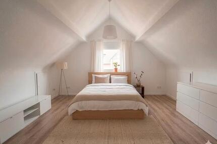 Erstbezug 3 Zimmer DG Wohnung 67qm - Frisch sanierter Wohntraum - Dormagen Broich