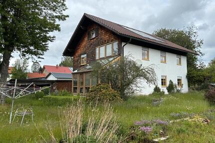 Gepflegtes Einfamilienhaus mit großem Grundstück , provisionsfrei - Haidmühle