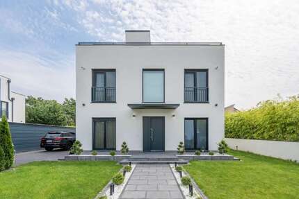 Haus zum Kaufen in Potsdam 1.250.000,00 € 266 m²