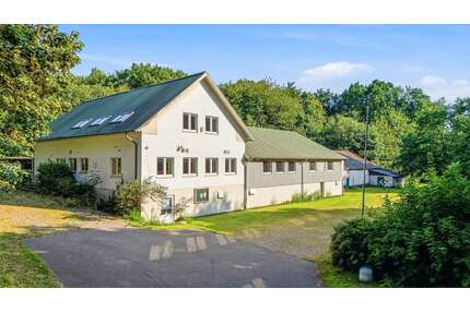 Haus zum Kaufen in Struxdorf 360.000,00 € 264 m²