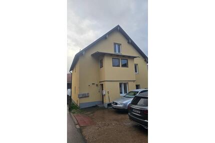 Haus mit 3 Wohneinheiten – ideal für Kapitalanleger - Roding