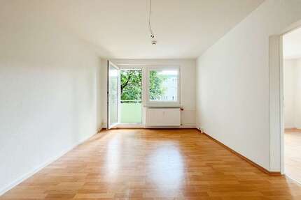 Wohnung zum Mieten in Chemnitz 270,00 € 47.8 m²