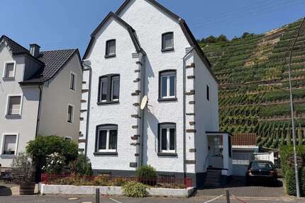 Haus zum Kaufen in Bad Neuenahr-Ahrweiler Walporzheim 329.000,00 € 126.29 m² - Bad Neuenahr-Ahrweiler / Walporzheim