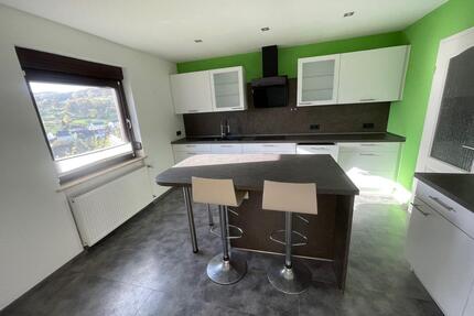 2-Familienhaus + Nebengebäude + viel Stauraum + Fernblicklage! - Sinntal