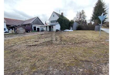 BAUGRUNDSTÜCK MIT ALTBESTAND - 190.000,00&nbsp;EUR Kaufpreis, ca.&nbsp; 630,00&nbsp;m&sup2; in Pfaffenhofen an der Roth (PLZ: 89284)