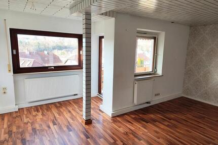 Kleine aber feine 2-Zimmer-Wohnung im UG mit Balkon in unmittelbarer Nähe zum Bahnhof (S3S4)! - Backnang