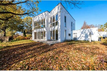 Nur wenige Schritte zum Cospudener See: Modernes Architektenhaus - Markkleeberg