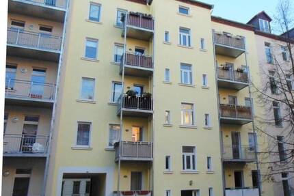 EINBAUKÜCHE inklusive! - Helle 2-Raum Wohnung mit Balkon, Bad mit Fenster - Leipzig Sellerhausen-Stünz