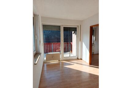 Helle 2-Zimmer-Wohnung mit Balkon in ruhiger Lage - Erlangen Am Anger