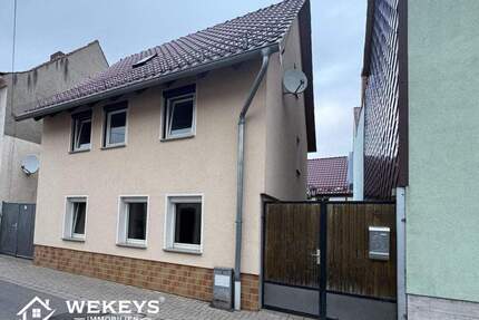 Charmantes Einfamilienhaus mit Nebengelass und großem Garten in Uthleben