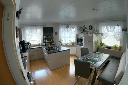 Helle 4-Zimmer-WHG mit Terrasse, EBK und 80qm Garage - Wuppertal Gemarkung Langerfeld