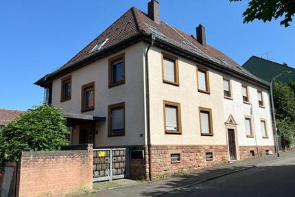 Schönes Zweifamilienhaus mit Potenzial - Pirmasens