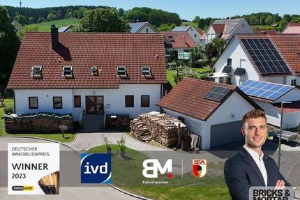 Ein Zuhause für Generationen: Großes Zweifamilienhaus mit Garten und Doppelgarage - Ursberg / Oberrohr