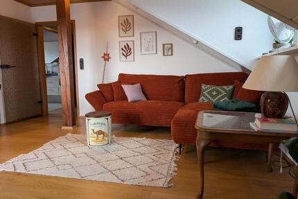 Gepflegte 3-Zimmer-DG-Wohnung mit Balkon und Stellplatz in Eppingen-Mühlbach, Nähe Feldrand