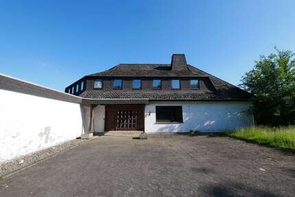 Haus zum Kaufen in Bad Driburg 395.000,00 € 515.06 m²