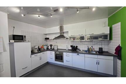 3 Zimmer Wohnung mit Einbauküche im 2 Parteien Haus Essingen