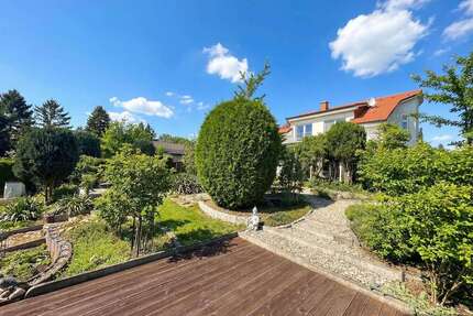 Haus zum Kaufen in Zeuthen 950.000,00 € 216 m²