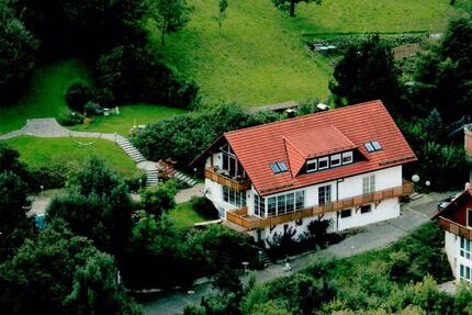 Attraktives Wohnen, Haus im Haus, 2 Stellplätze, Außenbereiche - Aichelberg