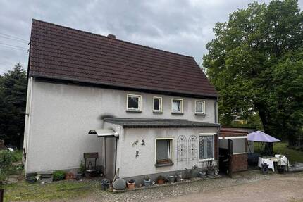 Großzügiges Wohnhaus mit weitläufigem Grundstück und Entwicklungspotenzial bei Oschatz - Naundorf Reppen