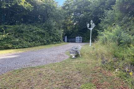 Haus zum Kaufen in Waldbrunn 980.000,00 € 500 m²