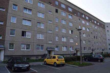 3-R-Wohnung mit Balkon - 345,00&nbsp;EUR Kaltmiete, ca.&nbsp; 68,90&nbsp;m&sup2;&nbsp;Wohnfl&auml;che in Hainichen (PLZ: 09661)