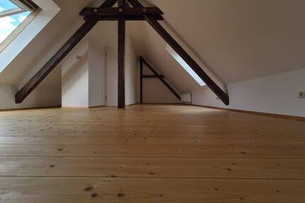 Helle Maisonettewohnung mit zwei Balkonen und Charakter - Erfurt Daberstedt