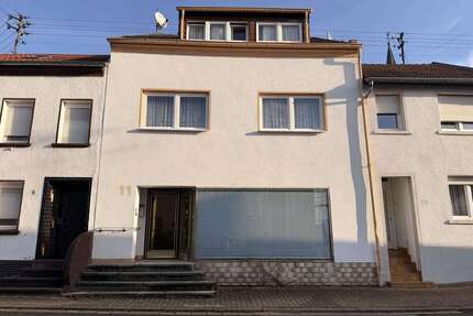 Haus zum Kaufen in Beckingen 74.800,00 € 141 m²