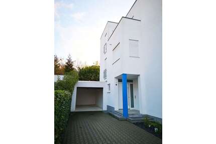 Haus zum Mieten in Wiesbaden 3.200,00 € 170 m²