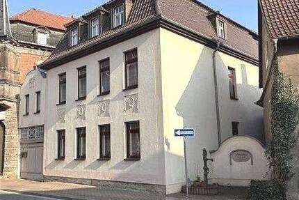 Schönes Stadthaus in Bad Bibra - 50.000,00&nbsp;EUR Kaufpreis, ca.&nbsp; 200,00&nbsp;m&sup2;&nbsp;Wohnfl&auml;che in Bad Bibra (PLZ: 06647)