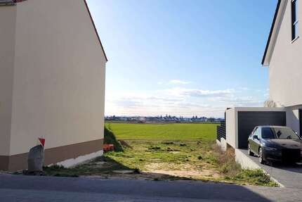 Grundstück zu verkaufen in Neulussheim 180.000,00 € 270 m²