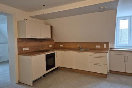 Helle 2,5-Zimmer Maisonette-Wohnung im 2. OG in Hohenwart