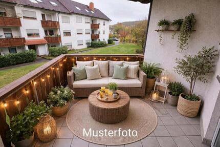 Attraktive 3-Zimmer-Wohnung mit Balkon und Tiefgarage - Erlenbach am Main