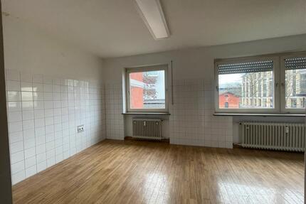 Gewerbeimmobilie mit Potenzial zur Umnutzung als Wohnraum - Rosenheim Egarten