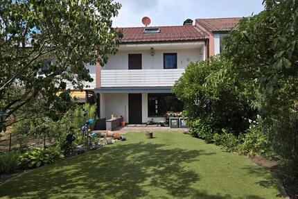 Gepflegtes Reihenmittelhaus - 450.000,00&nbsp;EUR Kaufpreis, ca.&nbsp; 121,00&nbsp;m&sup2; in Nürnberg (PLZ: 90453) Holzheim