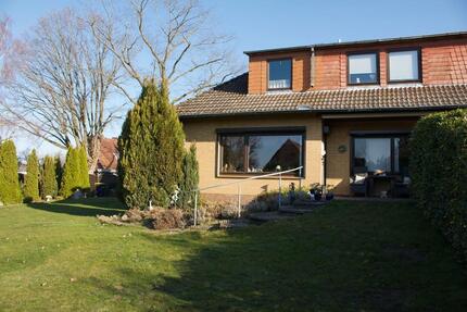 Doppelhaushälfte mit Einliegerwohnung und Garten in ruhiger Lage - Adendorf