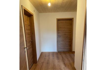 2 Zimmer Wohnung in Weibhausen - 770,00&nbsp;EUR Kaltmiete, ca.&nbsp; 70,00&nbsp;m&sup2; in Wonneberg (PLZ: 83379) Fritzenweng