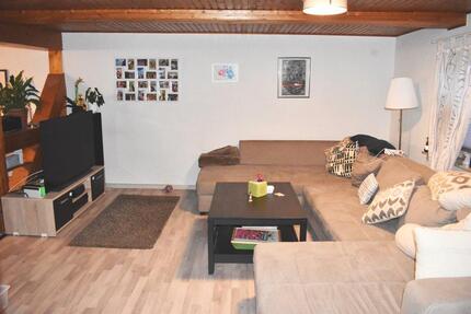 Rosdorf: Kernsanierte 6-Zimmerwohnung, 1.OG, ca. 127 m², mit Garten