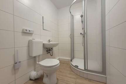 Wohnung zum Mieten in Plauen 205,13 € 35.8 m²